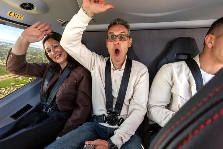 12-minute helicopter flight, boat and Journey on a Niagara Falls tour from Toronto, Ontario